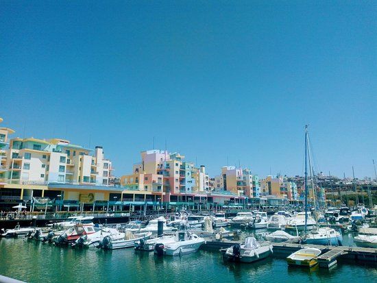 Albufeira småbåtshamn